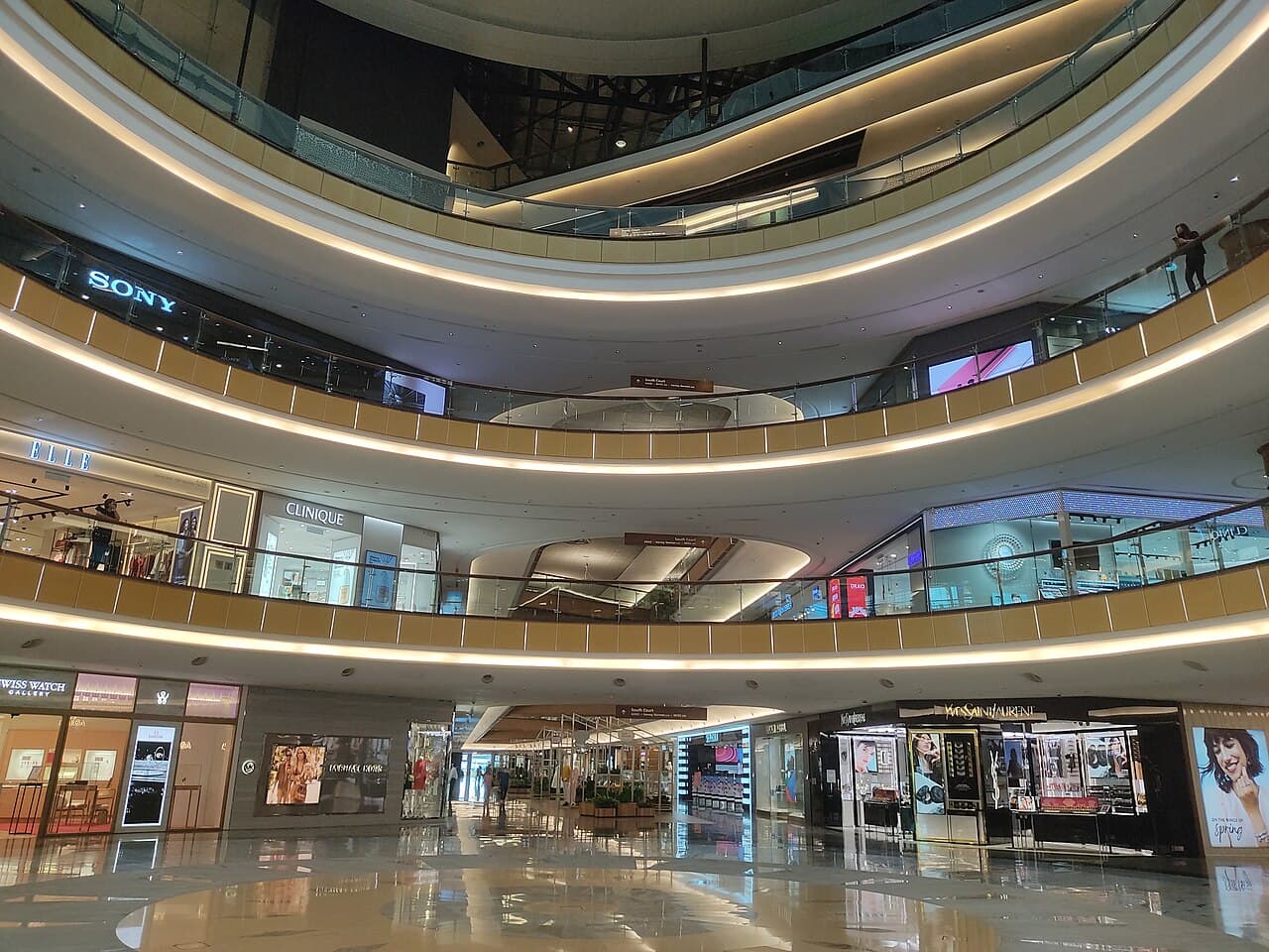 Mid Valley Southkey private car transfer from Singapore for JB shopping, dining, cinema, and family trips
