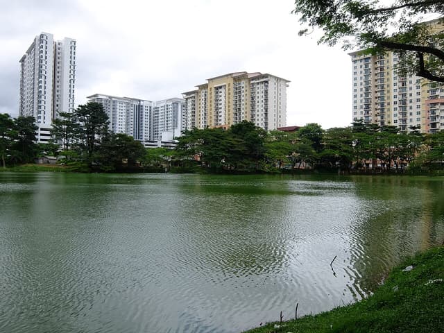 Mount Austin Lake area for Singapore to Mount Austin private car transfers